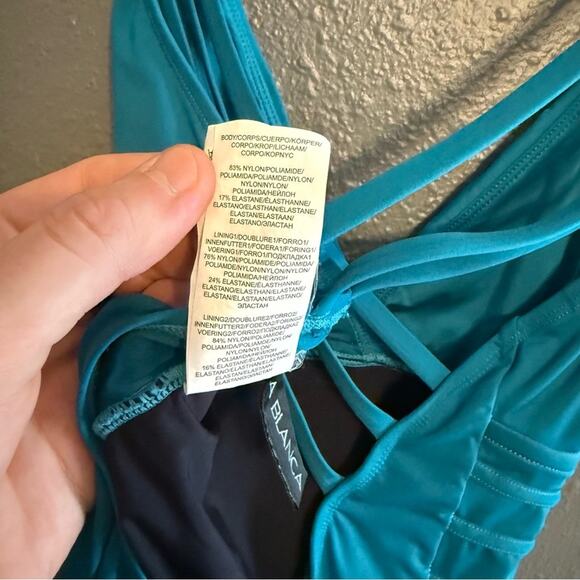 La Blanca Island Goddess Cross Back Mio One Piece Size 8 - Picture 8 of 8